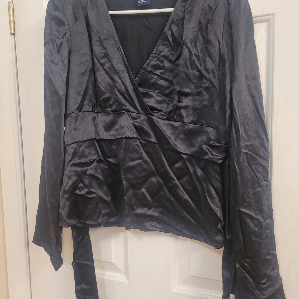 EUC Boston Proper Size 10 100% Silk Long Sleeve Black Blouse.